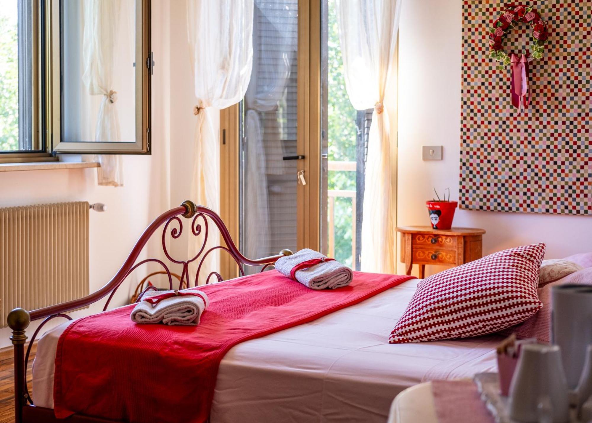 Bed and Breakfast La Vie En Rose Buia Exterior foto
